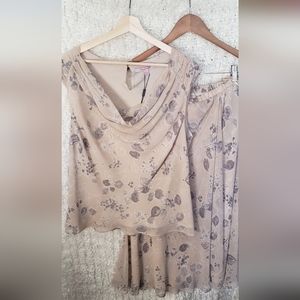 Floral Beige Skirt Set FITS Like 12/14